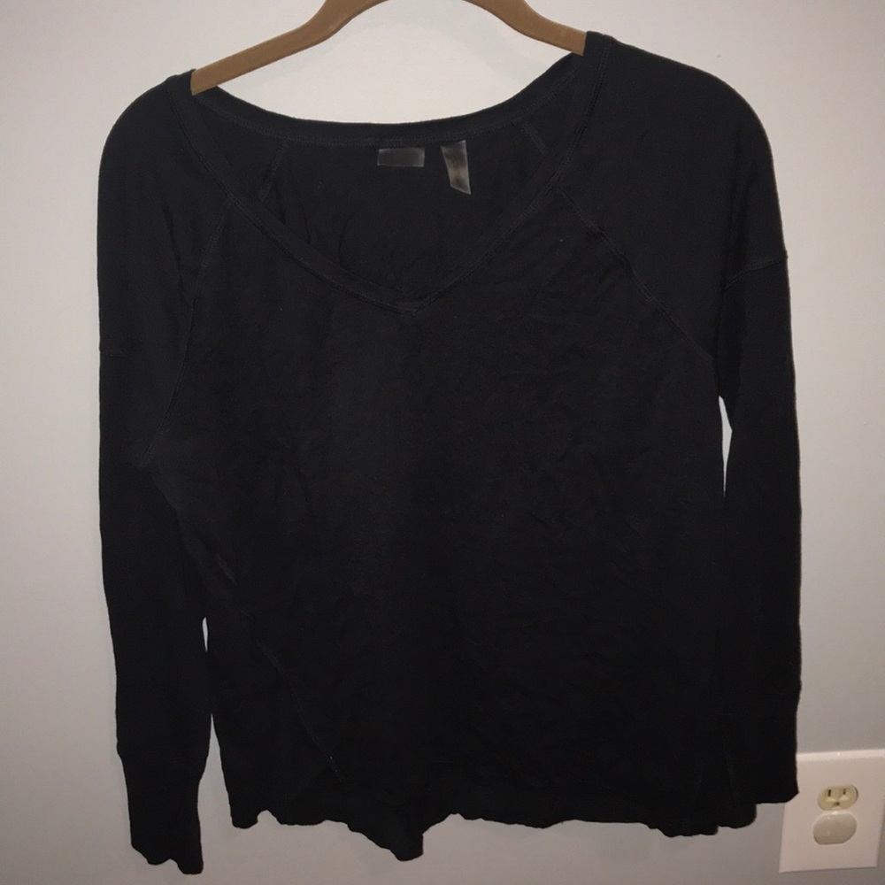 Cute simple black T-shirt!